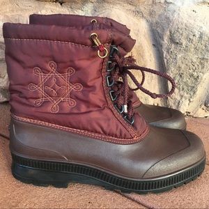 maroon duck boots